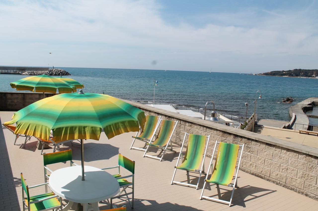 Hotel La Marinella カスティリョンチェッロ エクステリア 写真